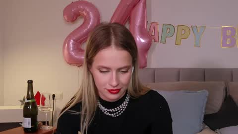 Ella online show from 03-01-25, 10:42