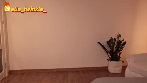 Ella online show from 09-14-25, 06:18