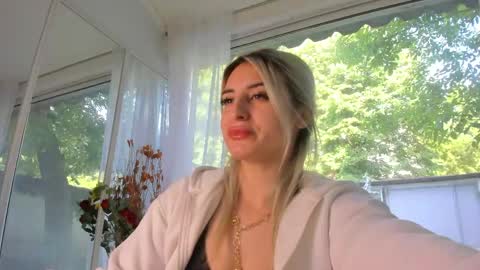 ella_vee online show from 05-15-26, 05:47