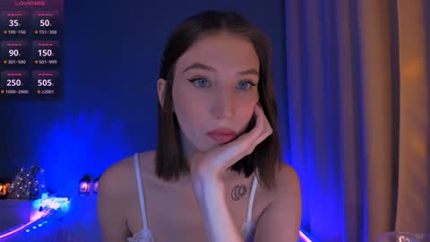 Snapshot of ellaamber chatting on 12-25-24, 08:39 ellaamber online show from 12-25-24, 08:39