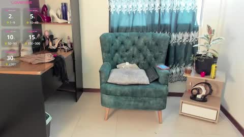 Snapshot of ellabaker chatting on 01-27-25, 10:16 ellabaker online show from 01-27-25, 10:16