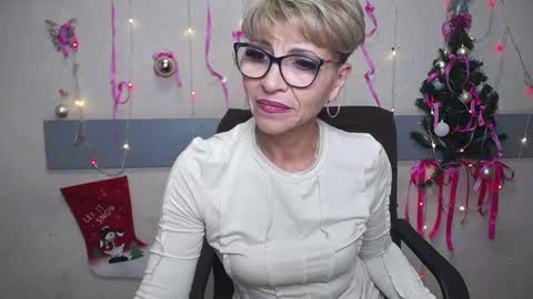 Snapshot of ellabonito chatting on 01-06-25, 09:30 EllaBonito online show from 01-06-25, 09:30