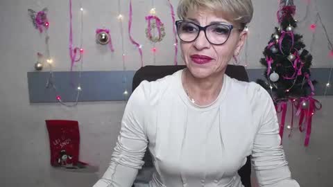 Snapshot of ellabonito chatting on 01-06-25, 03:40 EllaBonito online show from 01-06-25, 03:40