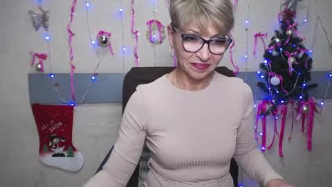 Snapshot of ellabonito chatting on 01-12-25, 09:30 EllaBonito online show from 01-12-25, 09:30