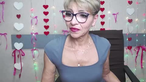 Snapshot of ellabonito chatting on 01-25-25, 04:03 EllaBonito online show from 01-25-25, 04:03