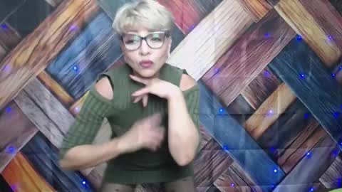 Snapshot of ellabonito chatting on 09-29-25, 05:34 EllaBonito online show from 09-29-25, 05:34
