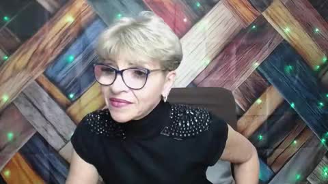 Snapshot of ellabonito chatting on 10-01-25, 05:35 EllaBonito online show from 10-01-25, 05:35