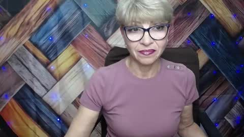 Snapshot of ellabonito chatting on 10-06-25, 11:51 EllaBonito online show from 10-06-25, 11:51