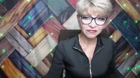 Snapshot of ellabonito chatting on 10-16-25, 06:03 EllaBonito online show from 10-16-25, 06:03
