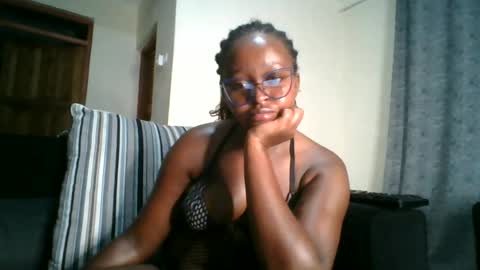 ellah-simone online show from 06-11-26, 11:25