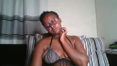 ellah-simone online show from 07-18-26, 04:00