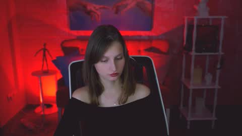 Snapshot of ellahorton chatting on 11-18-25, 09:30 Ella online show from 11-18-25, 09:30