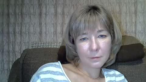 Snapshot of ellajohnsonx chatting on 12-19-24, 08:55 ellajohnsonx online show from 12-19-24, 08:55