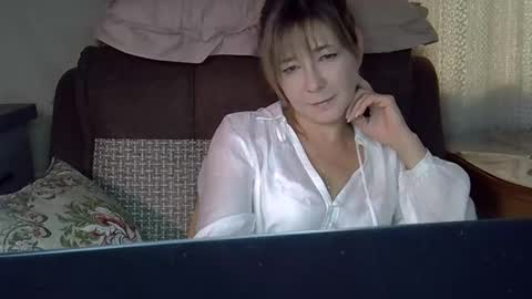 Snapshot of ellajohnsonx chatting on 10-19-25, 12:06 ellajohnsonx online show from 10-19-25, 12:06