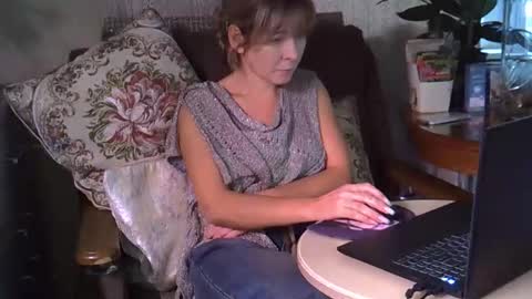 ellajohnsonx online show from 11-14-25, 12:48