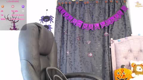 Ella Amoneth online show from 10-19-25, 07:36