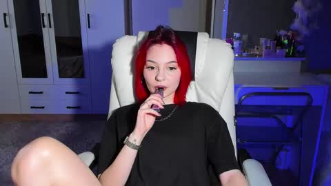 ellales online show from 11-25-25, 10:48