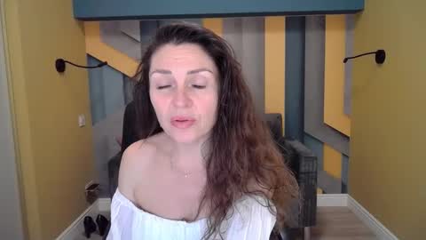 Snapshot of ellalongs chatting on 01-05-25, 12:31 EllaLongs online show from 01-05-25, 12:31