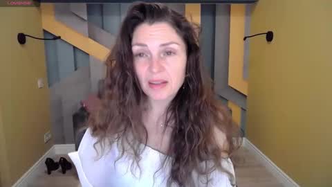 Snapshot of ellalongs chatting on 01-12-25, 12:33 EllaLongs online show from 01-12-25, 12:33