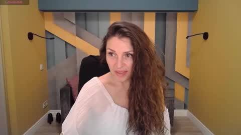 Snapshot of ellalongs chatting on 01-18-25, 03:27 EllaLongs online show from 01-18-25, 03:27