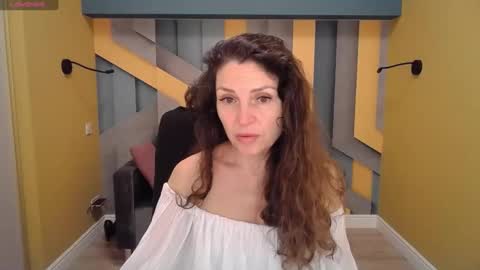 Snapshot of ellalongs chatting on 01-25-25, 12:26 EllaLongs online show from 01-25-25, 12:26