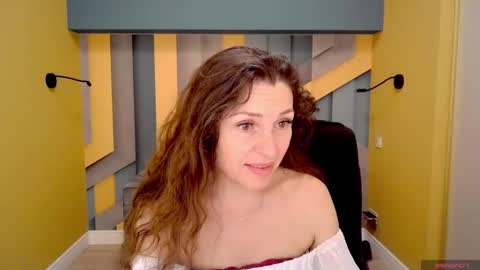 Snapshot of ellalongs chatting on 02-18-25, 12:28 EllaLongs online show from 02-18-25, 12:28