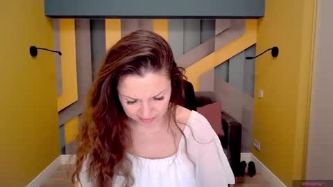 Snapshot of ellalongs chatting on 02-18-25, 03:32 EllaLongs online show from 02-18-25, 03:32