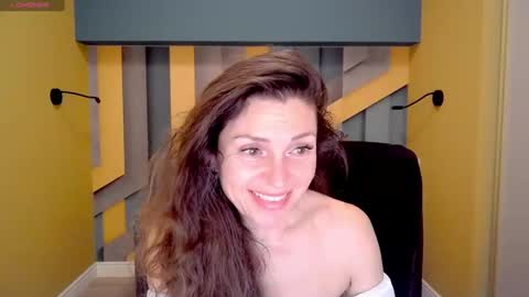 Snapshot of ellalongs chatting on 02-19-25, 12:33 EllaLongs online show from 02-19-25, 12:33