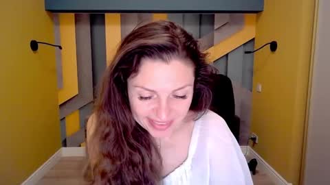 Snapshot of ellalongs chatting on 02-19-25, 04:22 EllaLongs online show from 02-19-25, 04:22