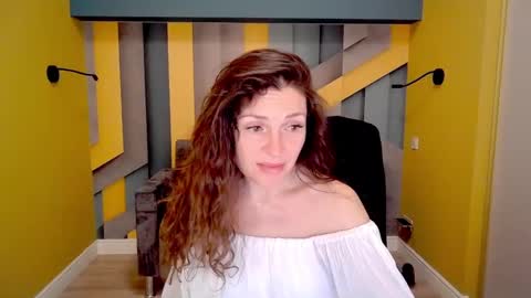 Snapshot of ellalongs chatting on 02-21-25, 12:39 EllaLongs online show from 02-21-25, 12:39