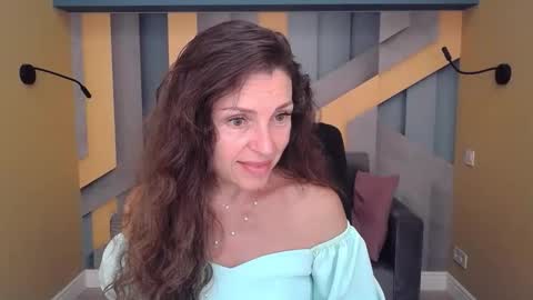 Snapshot of ellalongs chatting on 09-13-25, 11:32 EllaLongs online show from 09-13-25, 11:32