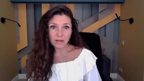 Snapshot of ellalongs chatting on 09-15-25, 11:32 EllaLongs online show from 09-15-25, 11:32