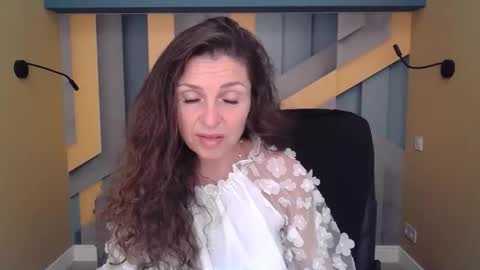 Snapshot of ellalongs chatting on 09-16-25, 11:33 EllaLongs online show from 09-16-25, 11:33