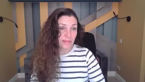 Snapshot of ellalongs chatting on 11-05-25, 12:27 EllaLongs online show from 11-05-25, 12:27