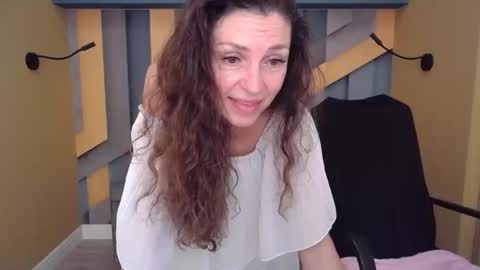 Snapshot of ellalongs chatting on 11-21-25, 02:16 EllaLongs online show from 11-21-25, 02:16