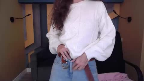 Snapshot of ellalongs chatting on 11-25-25, 12:49 EllaLongs online show from 11-25-25, 12:49