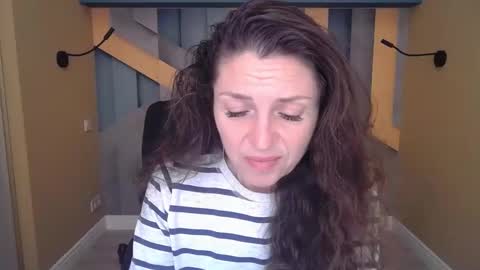 Snapshot of ellalongs chatting on 12-02-25, 12:32 EllaLongs online show from 12-02-25, 12:32