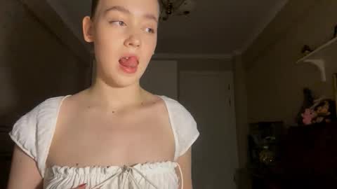 Ella online show from 10-08-25, 06:27