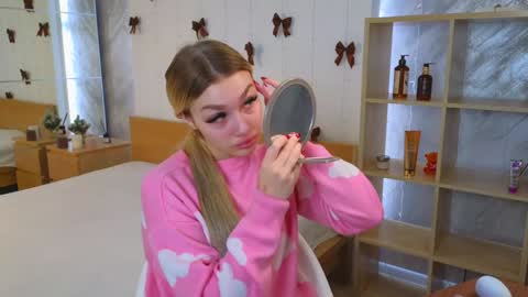 ellamilla online show from 12-26-24, 05:26