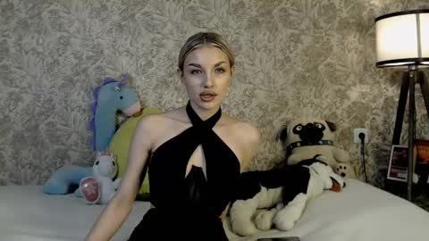 ellamilla online show from 11-10-25, 10:25