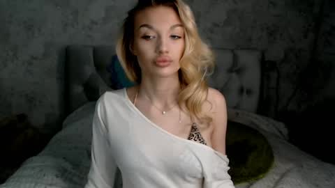 ellamilla online show from 06-05-26, 02:34