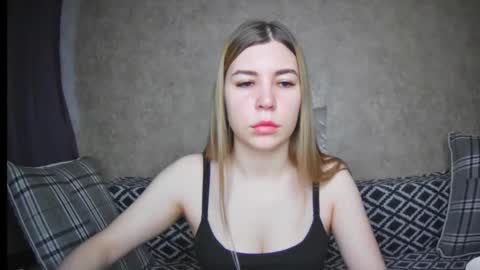 Snapshot of ellanuar chatting on 12-02-24, 06:41 EllaNuar online show from 12-02-24, 06:41