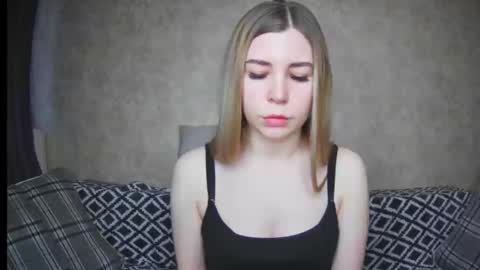 Snapshot of ellanuar chatting on 12-04-24, 07:06 EllaNuar online show from 12-04-24, 07:06