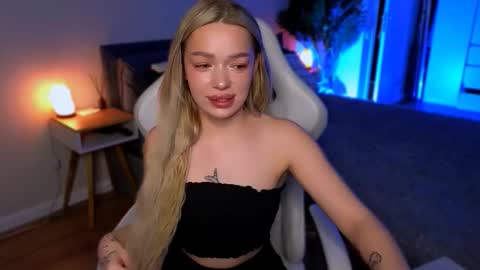 Ella online show from 02-03-26, 06:40