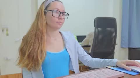 Snapshot of ellcrys chatting on 10-25-25, 10:15 im Elsa lets go Subscribe to my OF and Youtube -35 online show from 10-25-25, 10:15