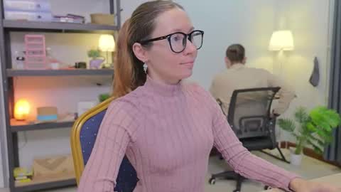 Snapshot of ellcrys chatting on 11-20-25, 10:09 im Elsa lets go Subscribe to my OF and Youtube -35 online show from 11-20-25, 10:09