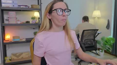 Snapshot of ellcrys chatting on 11-22-25, 03:27 im Elsa lets go Subscribe to my OF and Youtube -35 online show from 11-22-25, 03:27