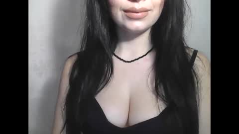 elle010843 online show from 12-19-24, 07:51