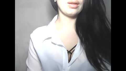 elle010843 online show from 01-28-25, 06:17