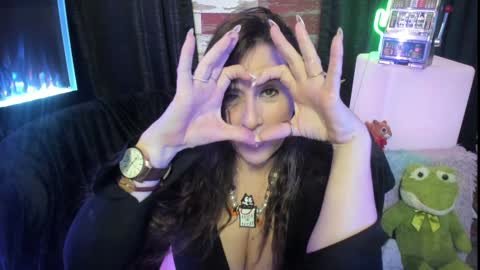 ELLE online show from 01-31-25, 02:15